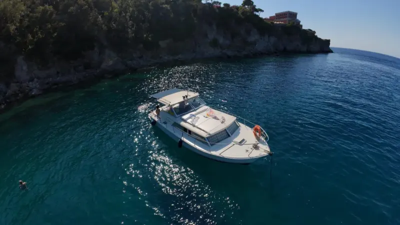 Noleggio barca Maresutto a Ischia, imbarcazione per uscite in mare, partenza Forio